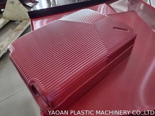 Output Tinggi 4 Layers PC Mesin ekstrusi Lembar Bagasi untuk Membuat Kasus Troli Keras